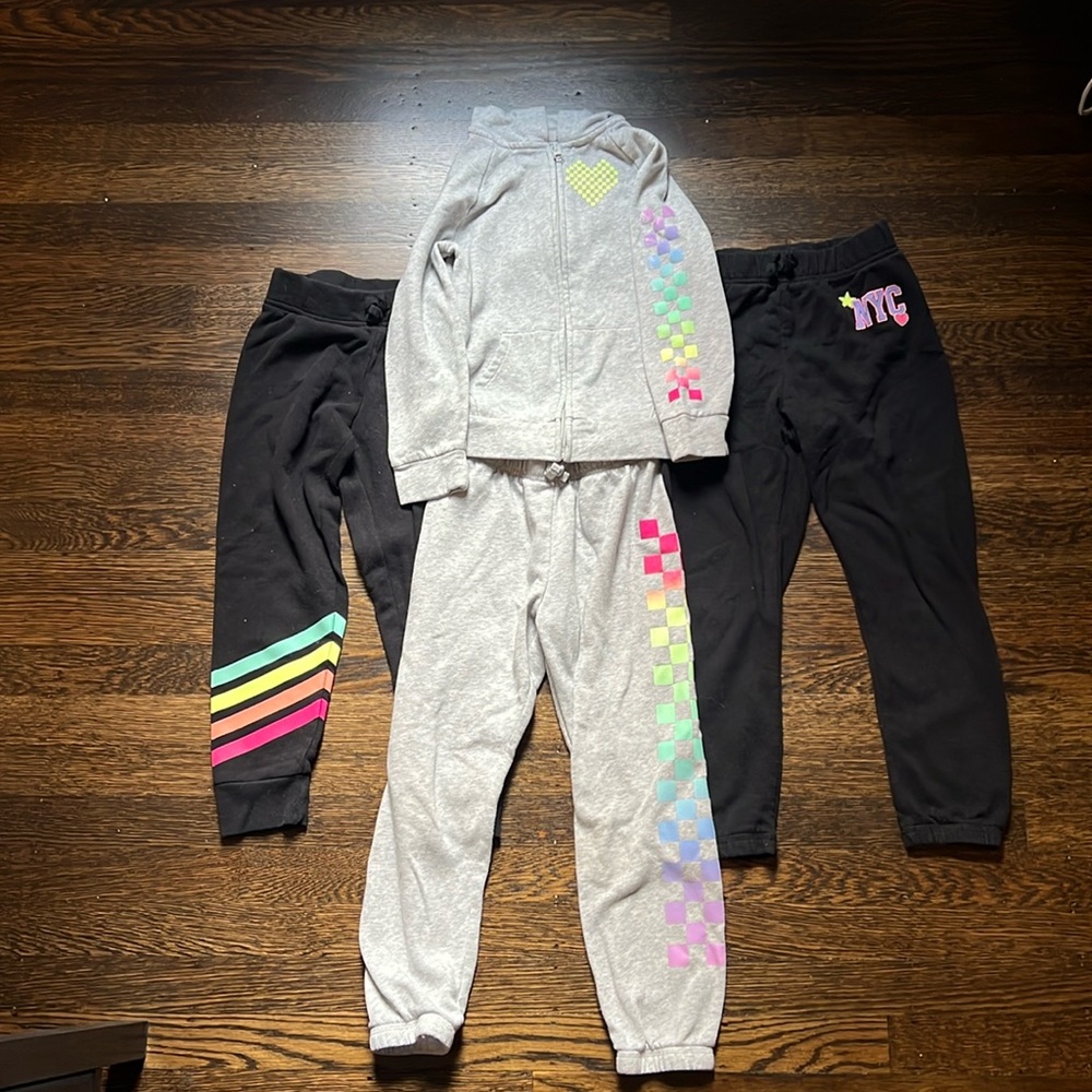 Sweatpants bundle:2 pair black sweatpants, 1 matching pants/zip up, girls 5/6